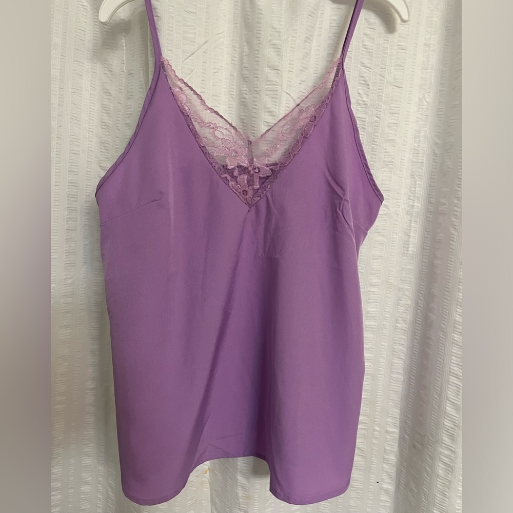 Simple purple top size M